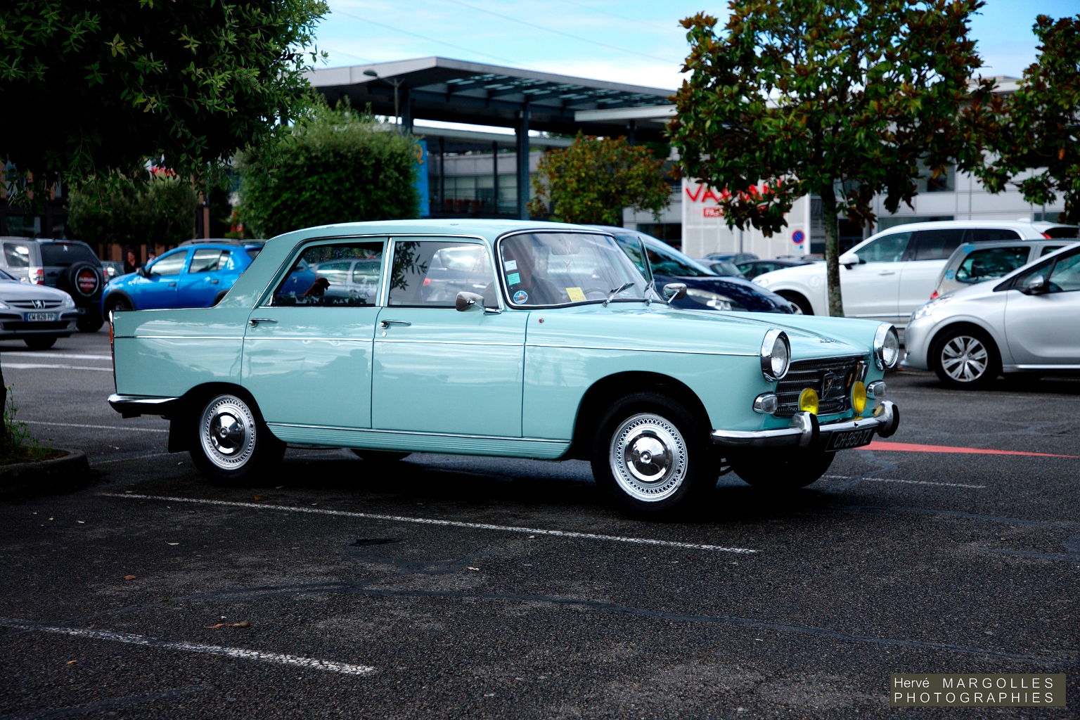 Peugeot 404-01.jpg